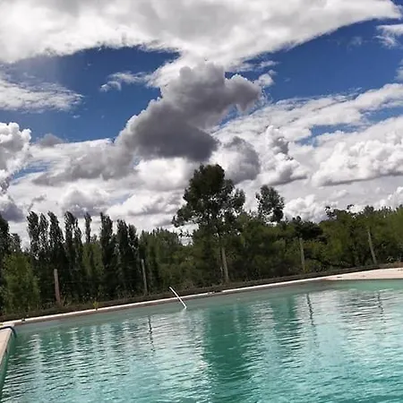 Gite, Piscine Et Table D Hotes En Campagne Gersoise דירה